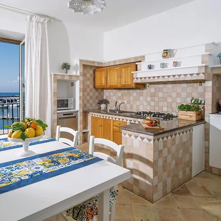 De Luca - Luxury With Terrace And Jacuzzi By The Sea