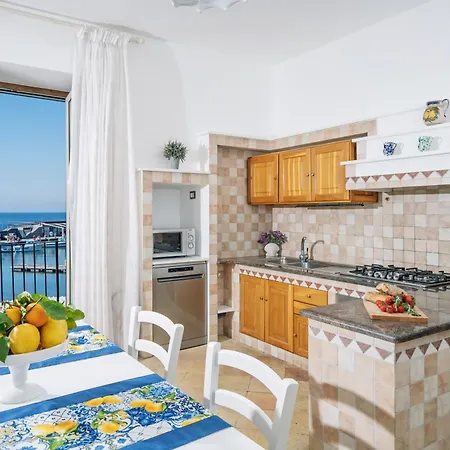 De Luca - Luxury With Terrace And Jacuzzi By The Sea Willa